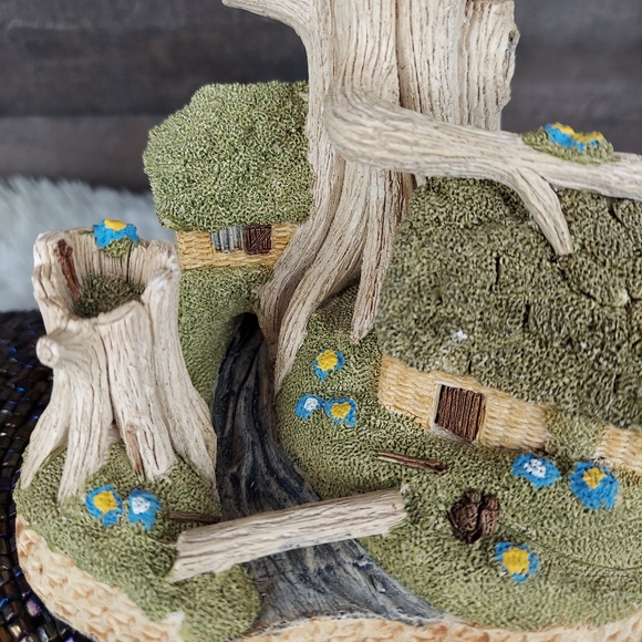 Robin Hood's Hideaway 1986 by David Winter - Picture 9 of 13